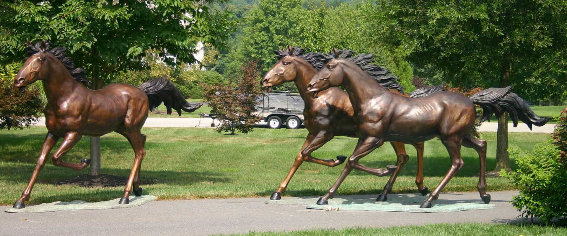 3 horse bronze sculpture