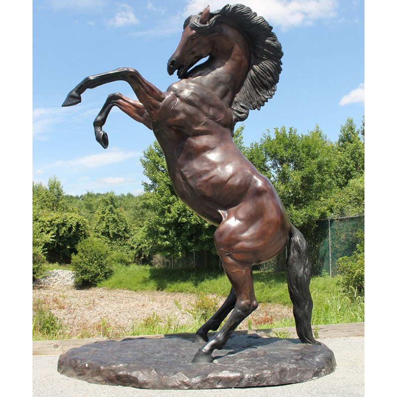 jumping horse brozne statue