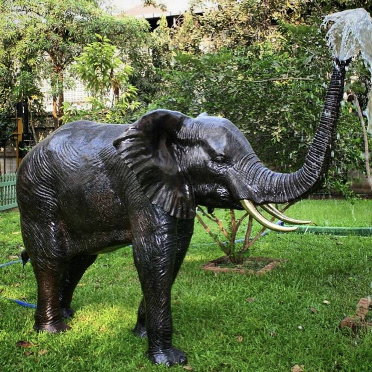 elephant spray decor sculpture