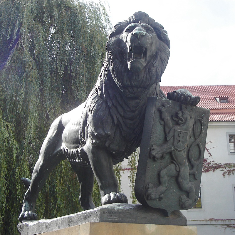 garden lion statues molding