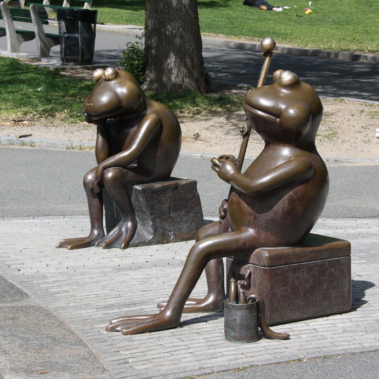 modern statue park bronze animal sculpture 