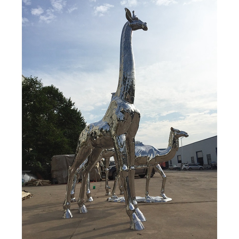 Large size giraffe sculpture