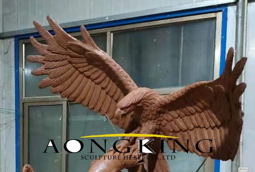 clay model of the eagle sculpture