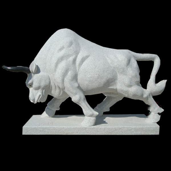 bulls sculptures