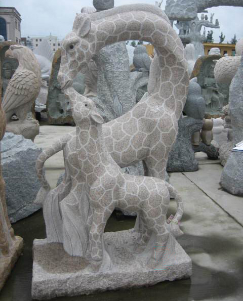 animal statue giraffe