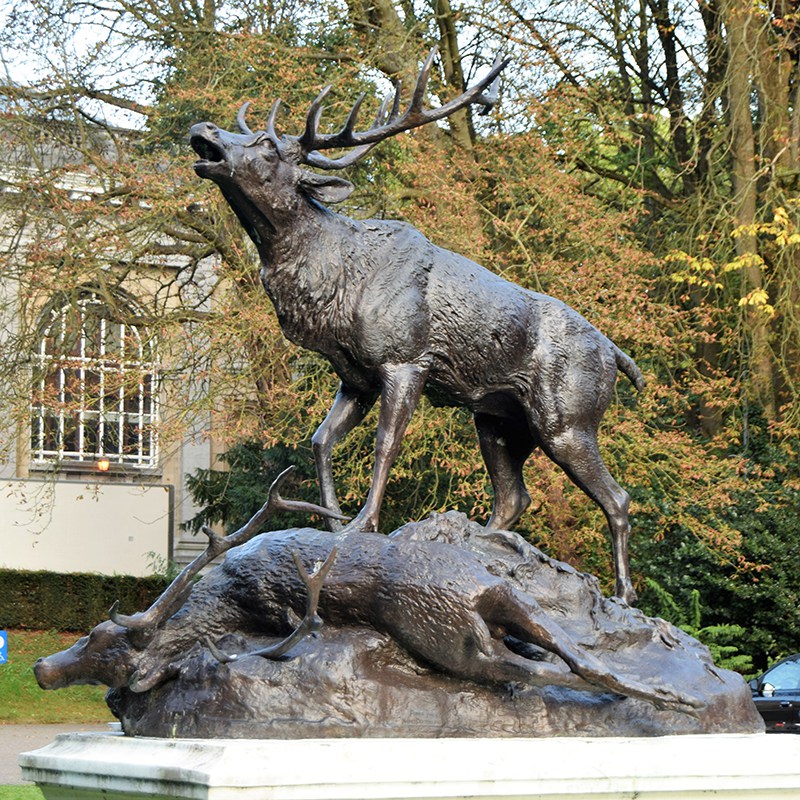 outdoor deer statues