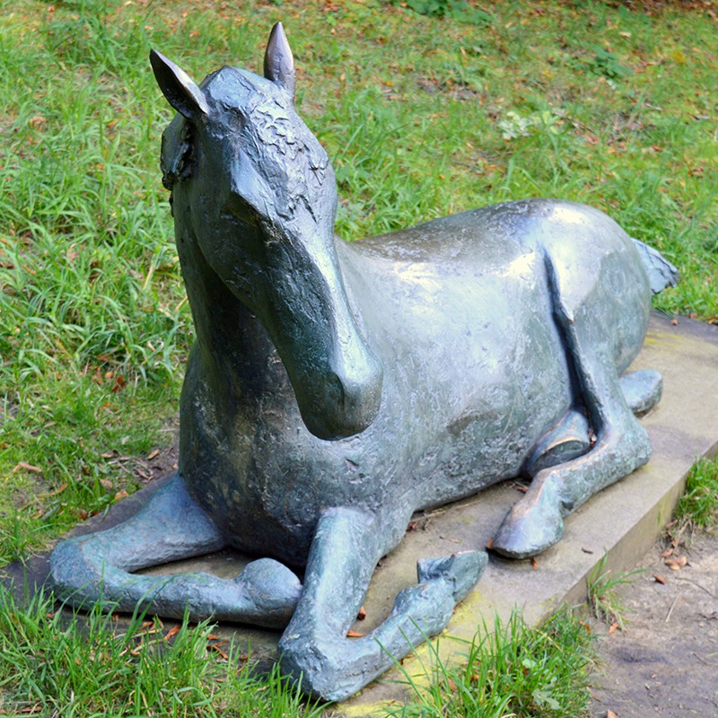 horse sculpture metal