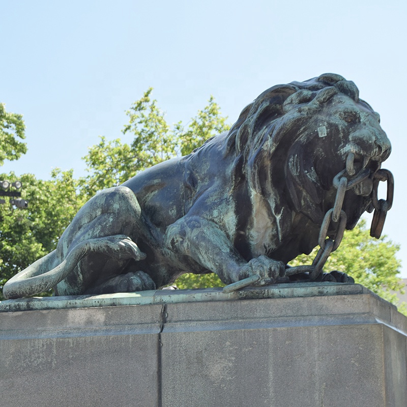 lion king statue