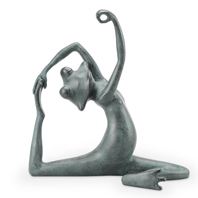 the yoga frog sculpture