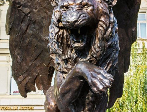 Large Open Big Mouth Fiercely Mythology Scared Outdoor Decoration Detailed Impressive Copper Winged Lion Sculpture