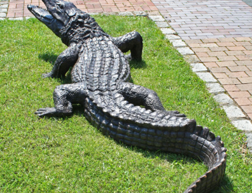 Large Life-Size Garden Decoration Bronze Crocodile Statue