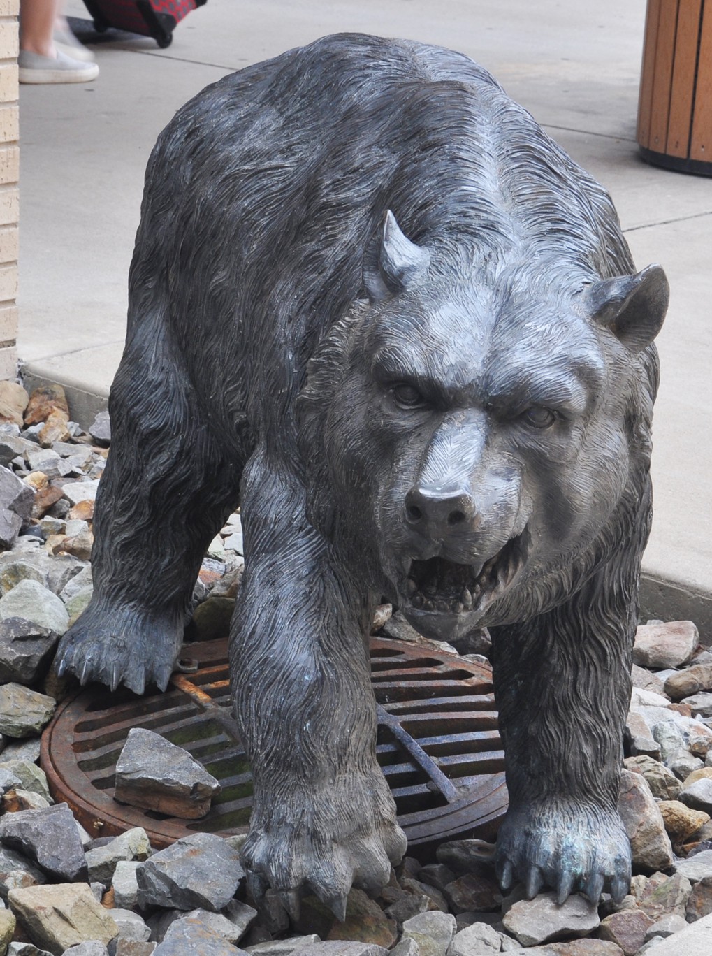 Grizzly bear sculpture