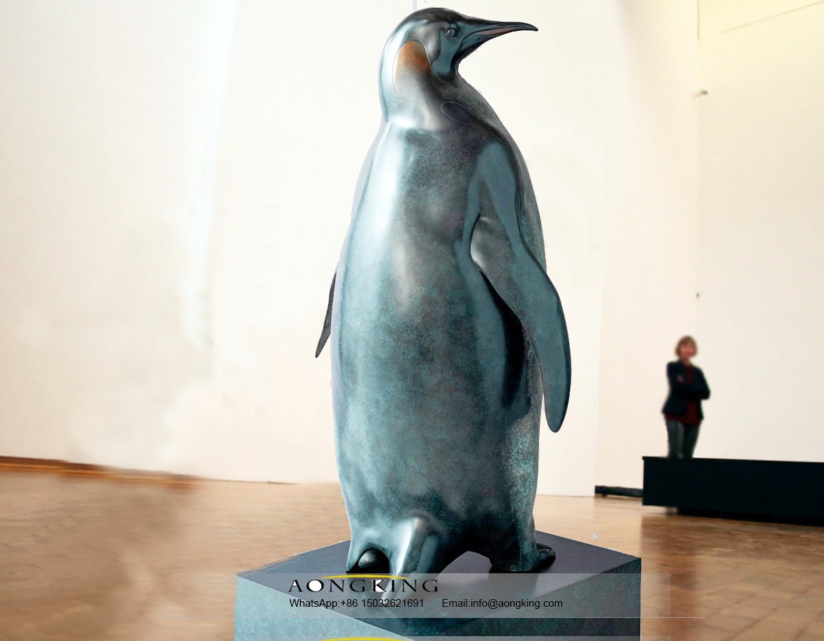 King penguin statue for room