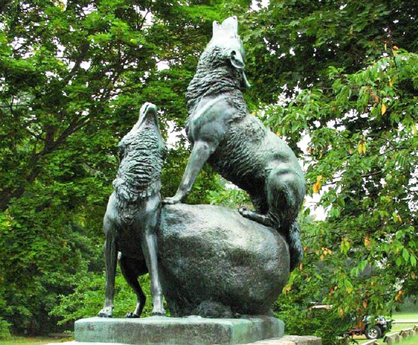 Outdoor Bronze Family Grey Wolf Howl to the Sky Statue