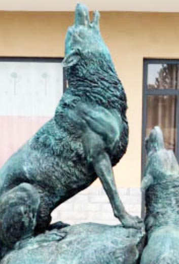 Outdoor Bronze Grey Wolf Howl to the Sky Statue 1