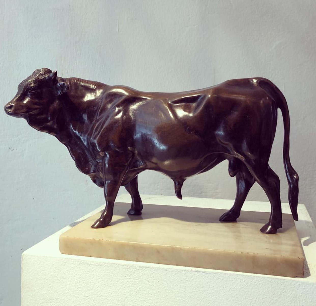Antique bronze standing bull sculpture For Factory Selling