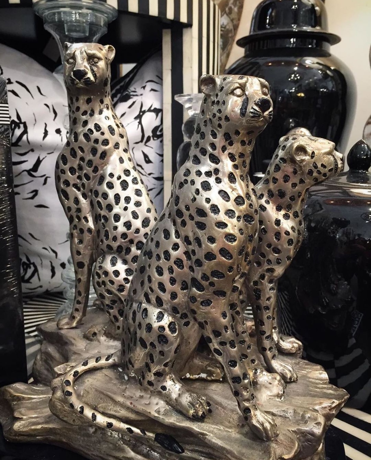 bronze large sitting leopard statues