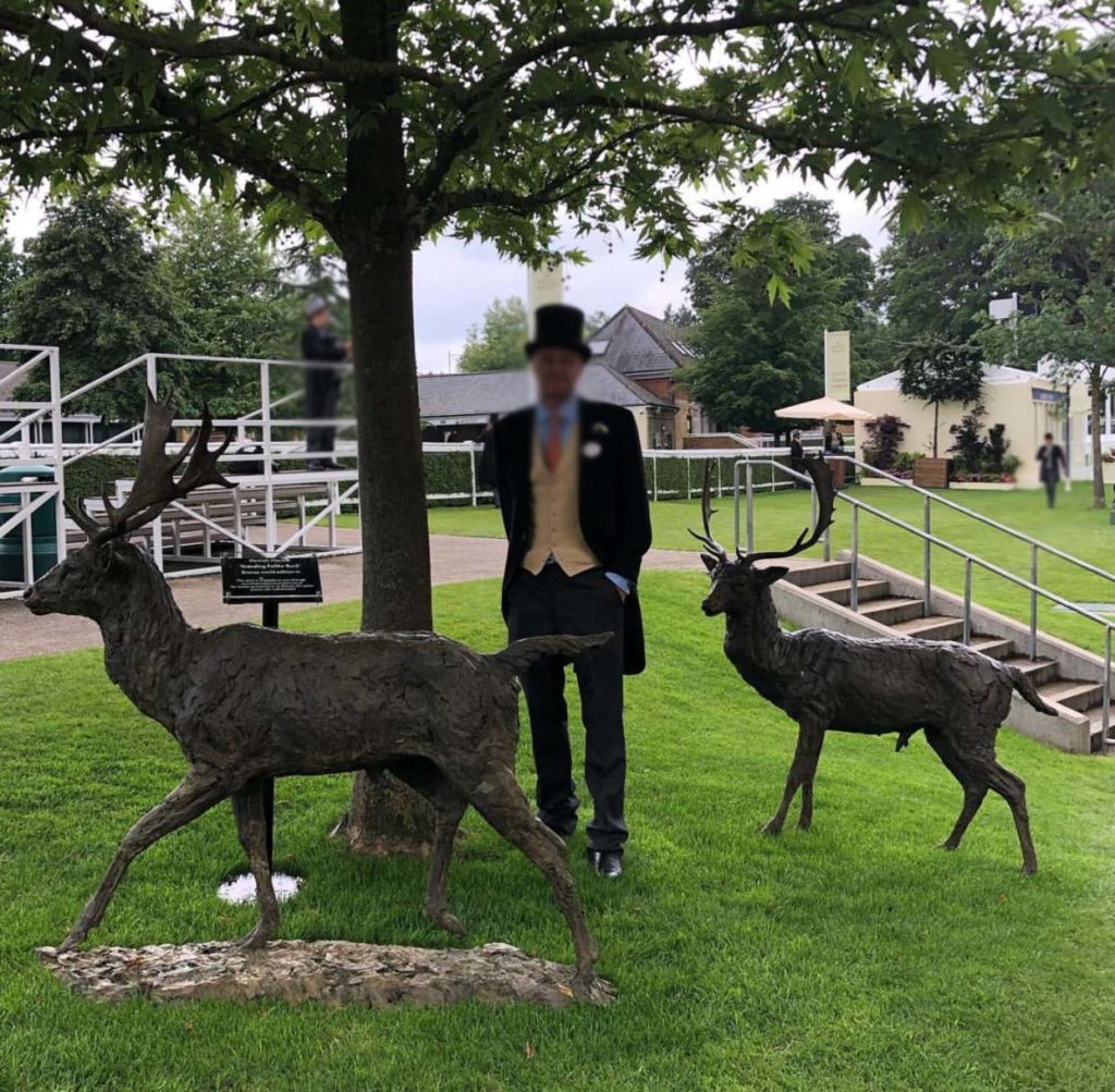 Outdoor Modern Popular Bronze Deer and Fawn Statue