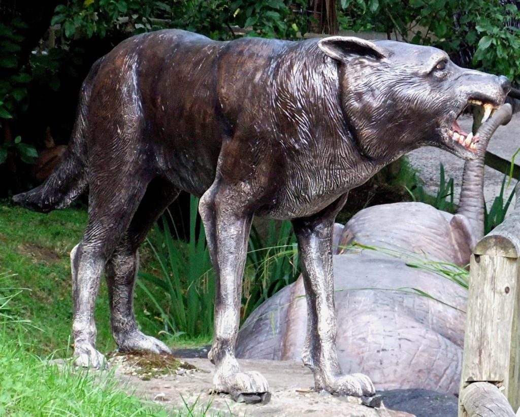 Large Decoration Life Size Bronze Dire Wolf Sculpture