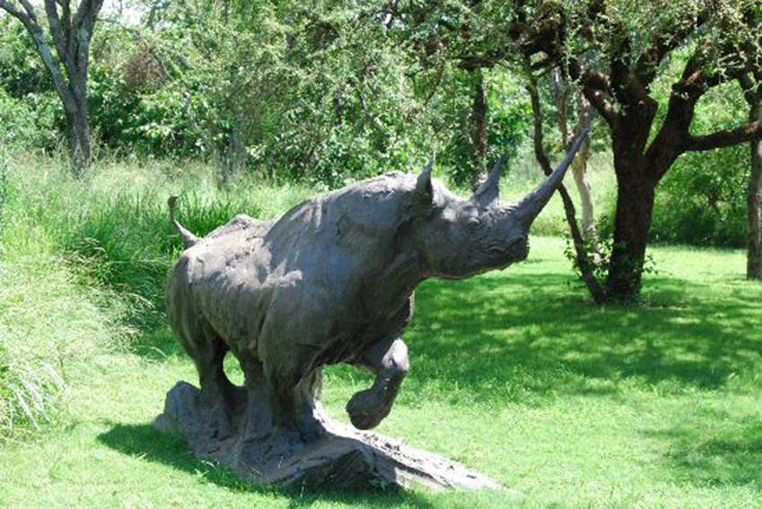 sculpture rhino