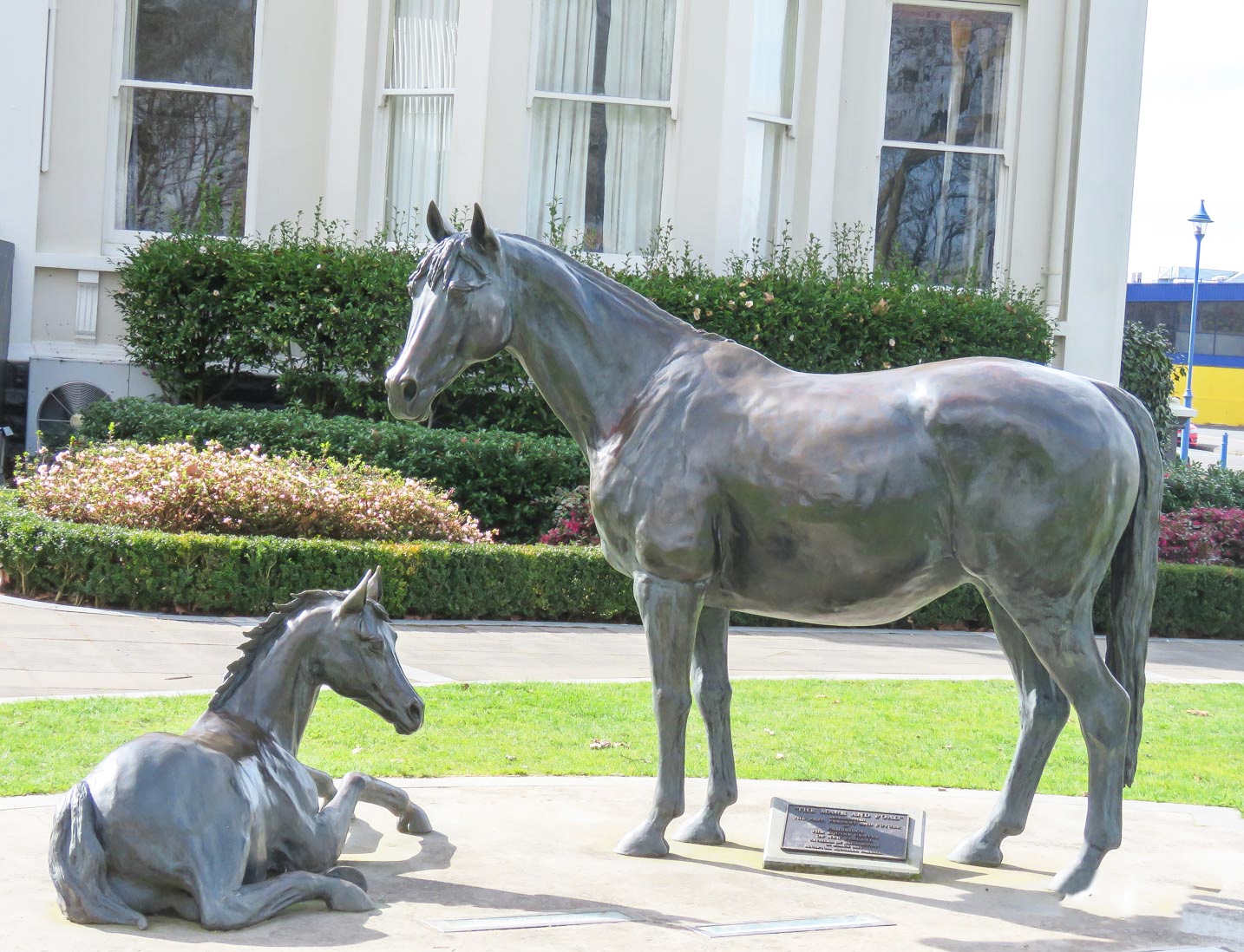 Sweet Lovely Hand Sculpted Rearing Antique Bronze Horse for Outdoor Garden
