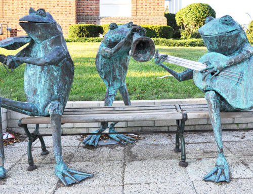 Bronze Large Life Size Music Statue of Frog Lawn Ornament