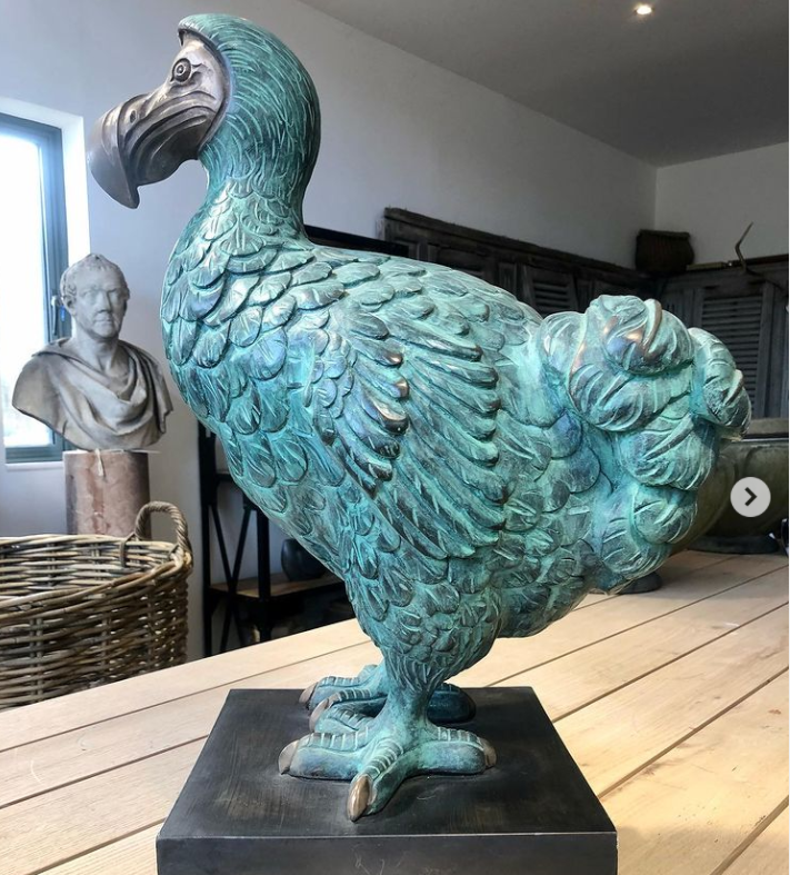 sculpture of a Dodo
