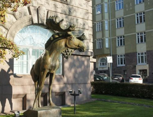 Outdoor Decoration Landmark Tourist Advertising Branding Attraction Art Detailed Large Gold Moose Statue