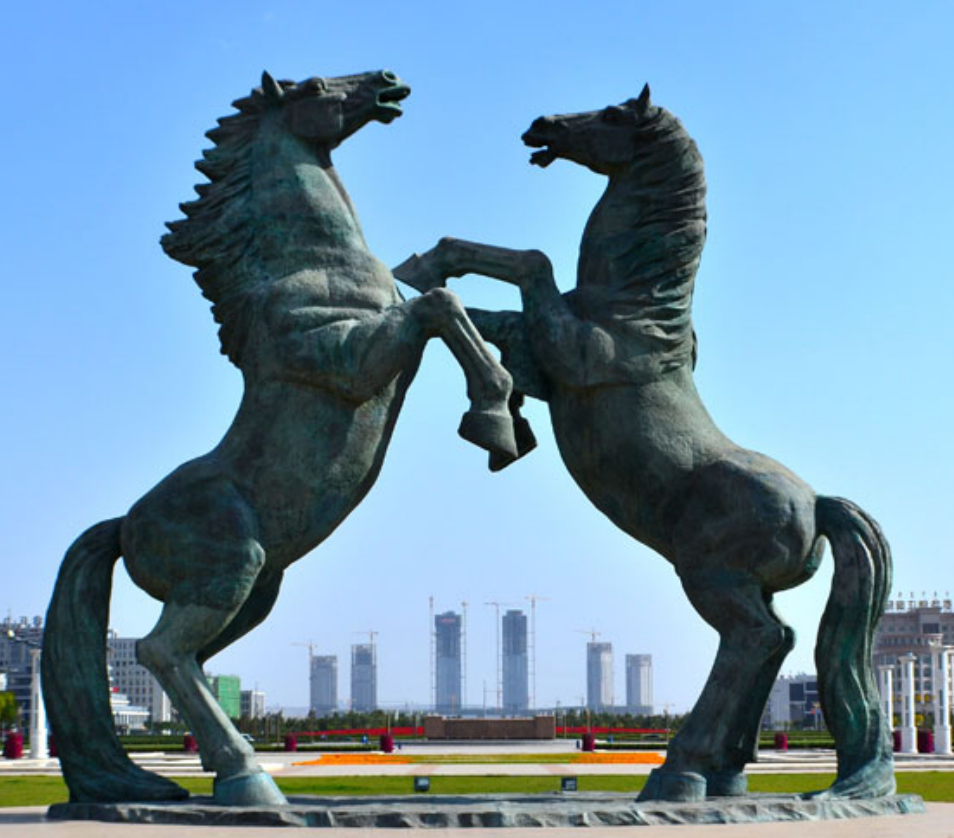 two wild famous horses sculpture