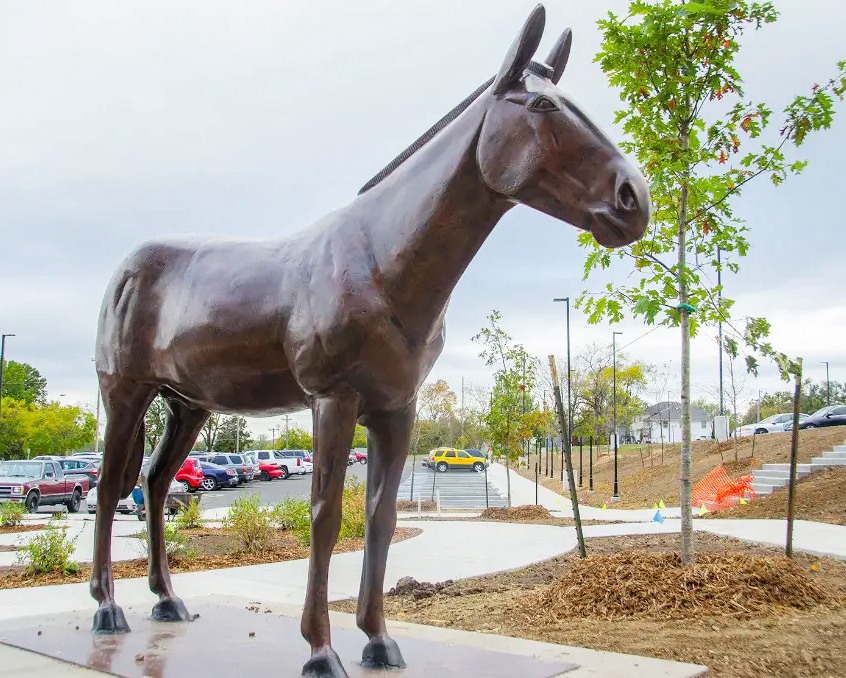 Work of art horse sculpture