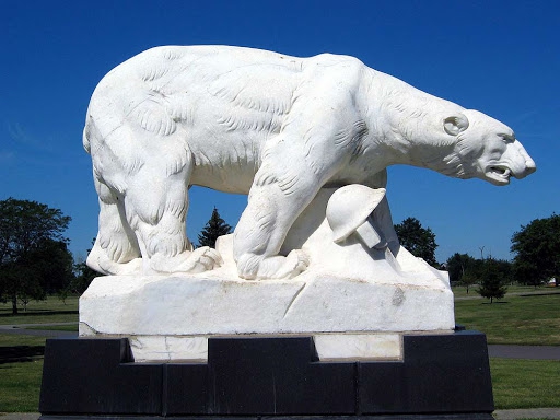 famous animal statue of white bear