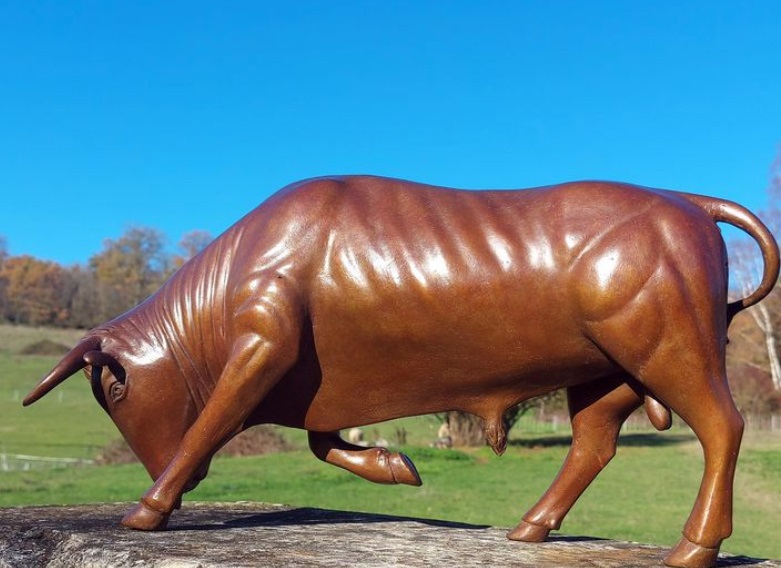animal mascot bull statue