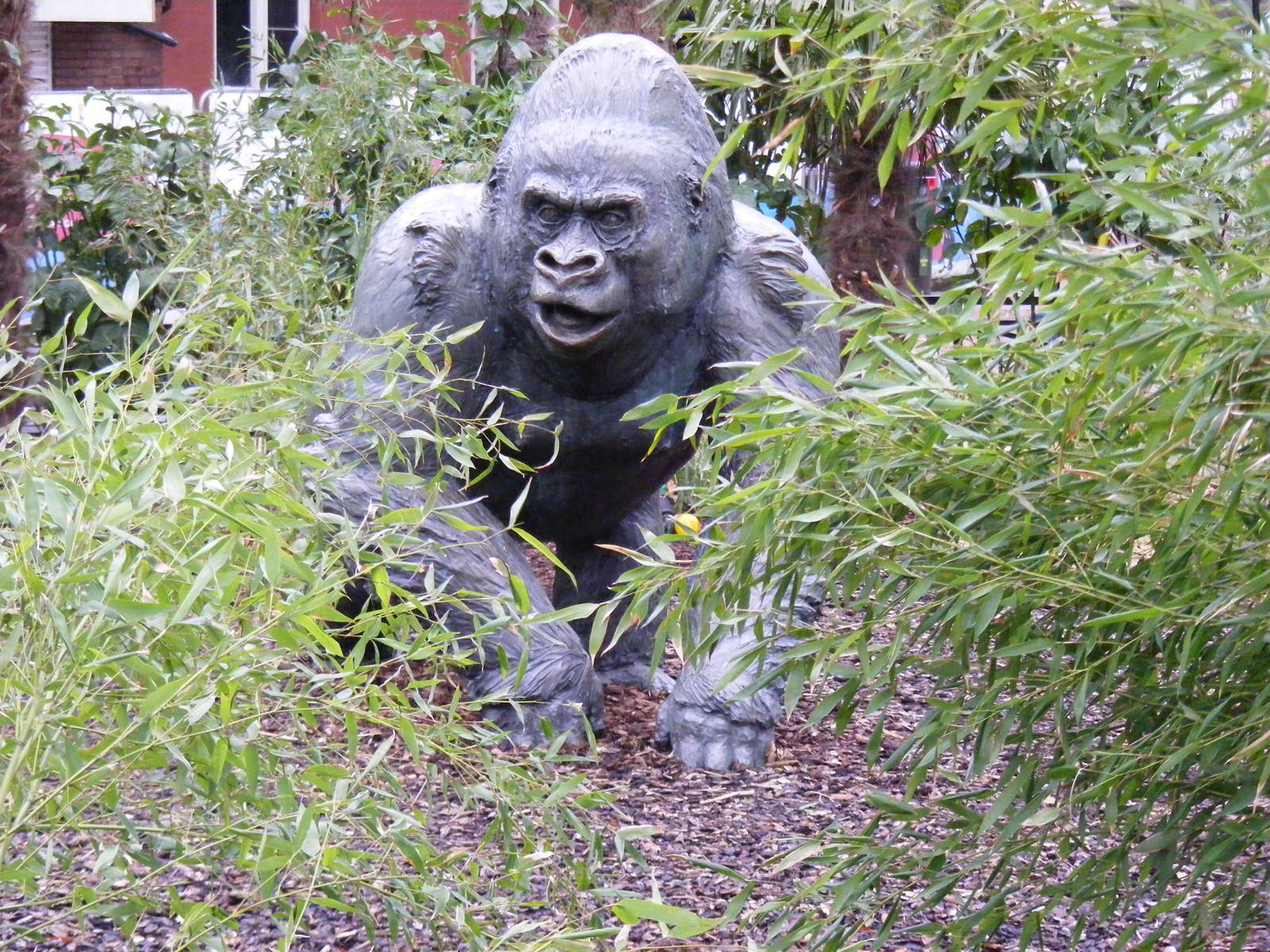 garden gorilla statue