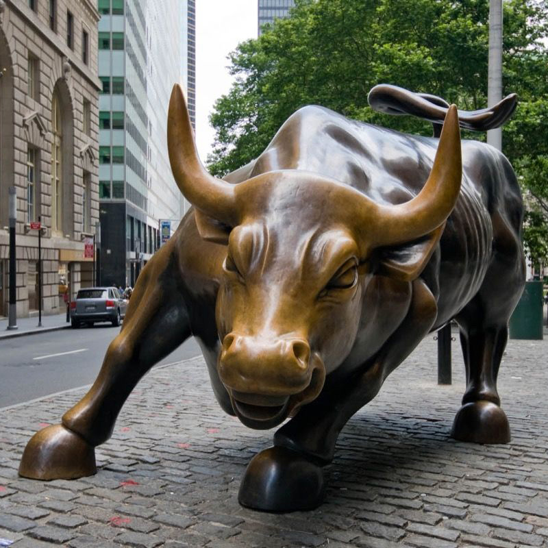 Famous bull statues-Bronze Energetic Charging Bull