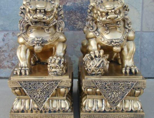 Traditional Intricate Impressive Chinese Art Decor Symbolic Powerful Entrance Guardian Golden Bronze Foo Dog Statues
