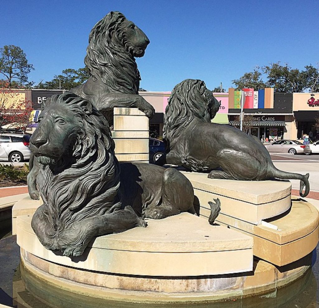 Lion family fountain decor