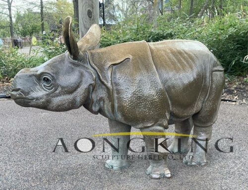 Popular Garden Decor Baby Rhino Outdoor Sculpture