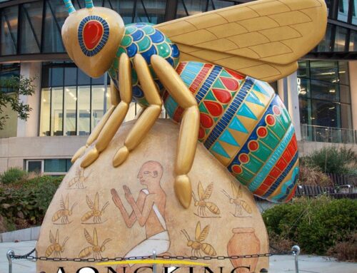 Modern Contemporary Outdoor Intricate Artistic Large Hot-Selling Fiberglass Bee in the City Sculpture for Sale